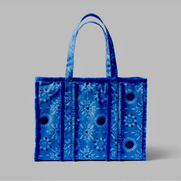 Roller Rabbit Blue Patterned Tote - Picture 1 of 4